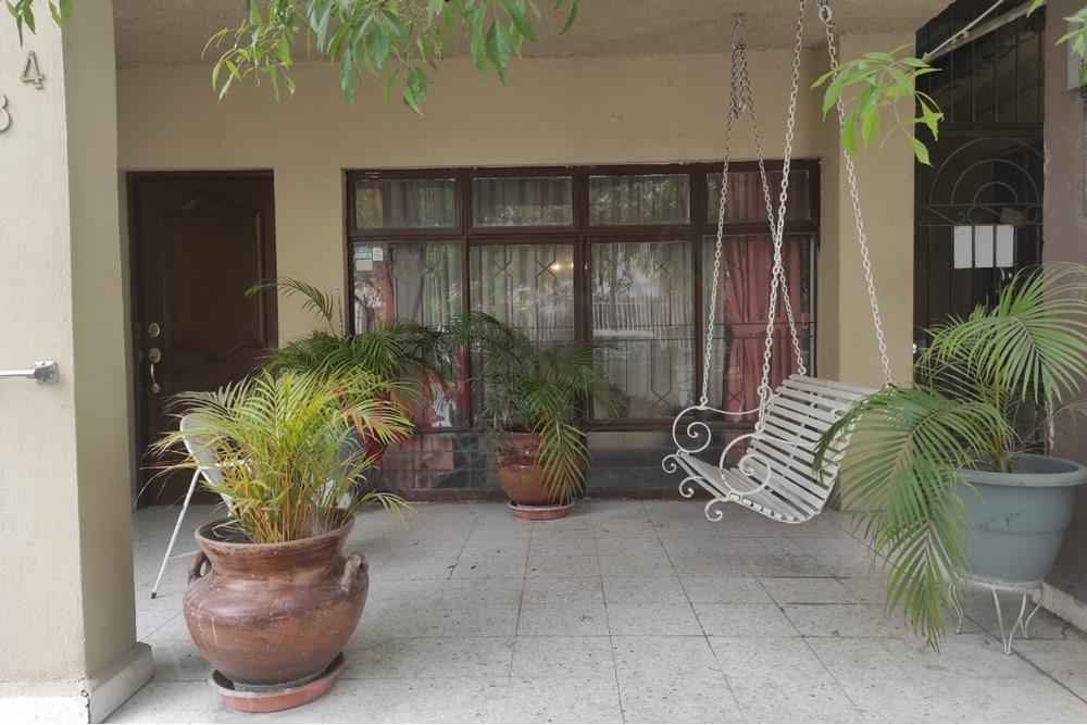 CASA EN VENTA CERCA DEL TEC DE MONTERREY!! UNA GRAN INVERSIÓN PARA HOSPEDAR A ESTUDIANTES DEL TEC