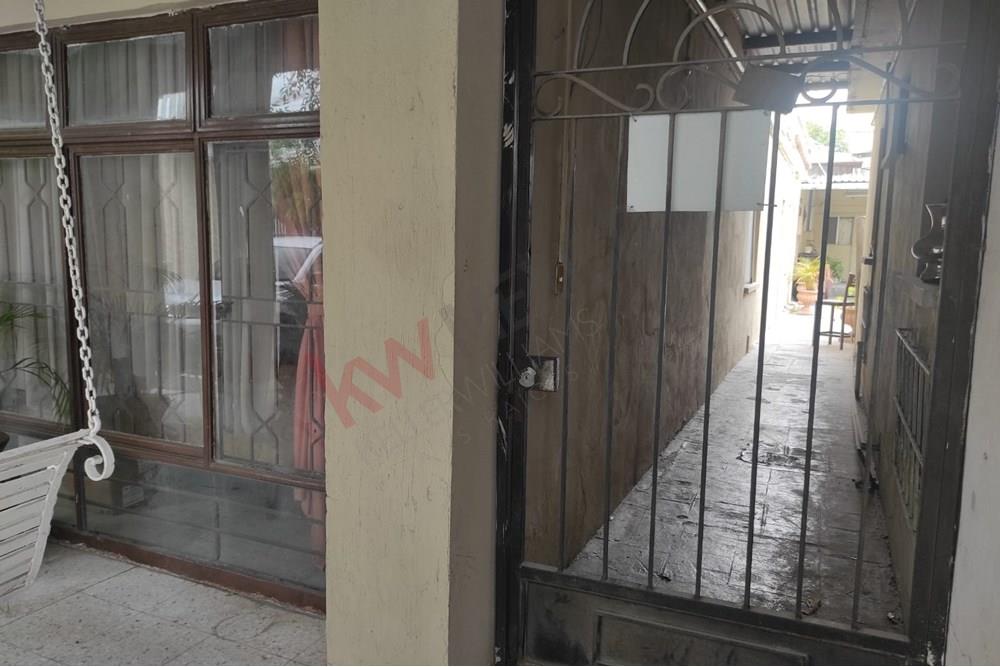 CASA EN VENTA CERCA DEL TEC DE MONTERREY!! UNA GRAN INVERSIÓN PARA HOSPEDAR A ESTUDIANTES DEL TEC