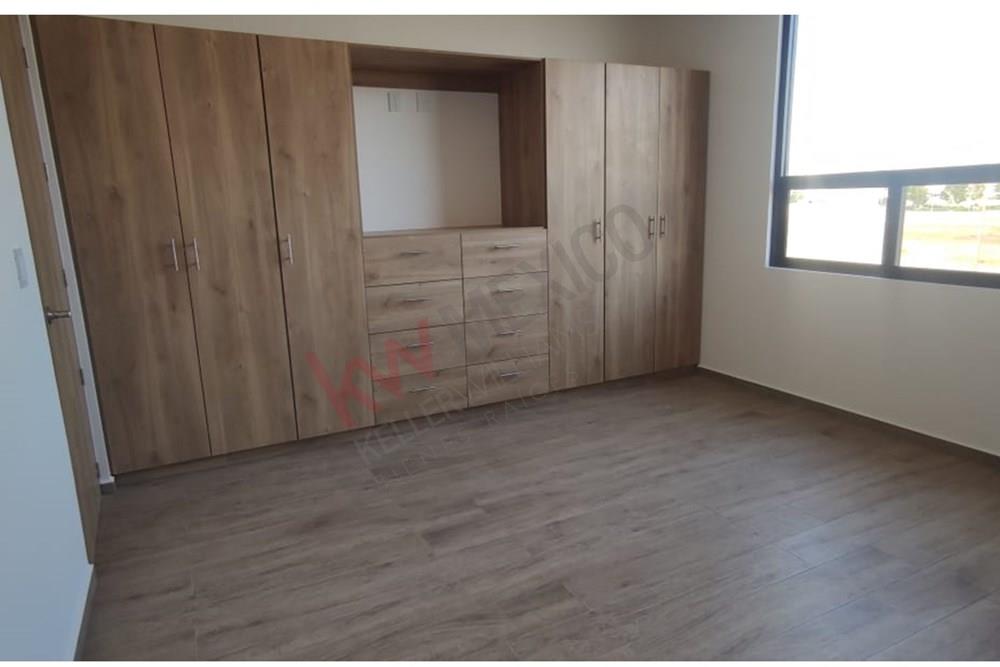 Casa en Valle de Juriquilla Fracc. Laztania