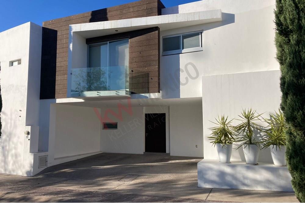 CASA EN RENTA EN RESIDENCIAL HORIZONTES II, CON AMPLIO JARDÍN