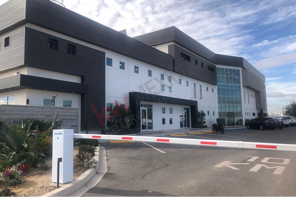 LOCAL EN RENTA PARA OFICINA, UBICADO EN ZONA DORADA