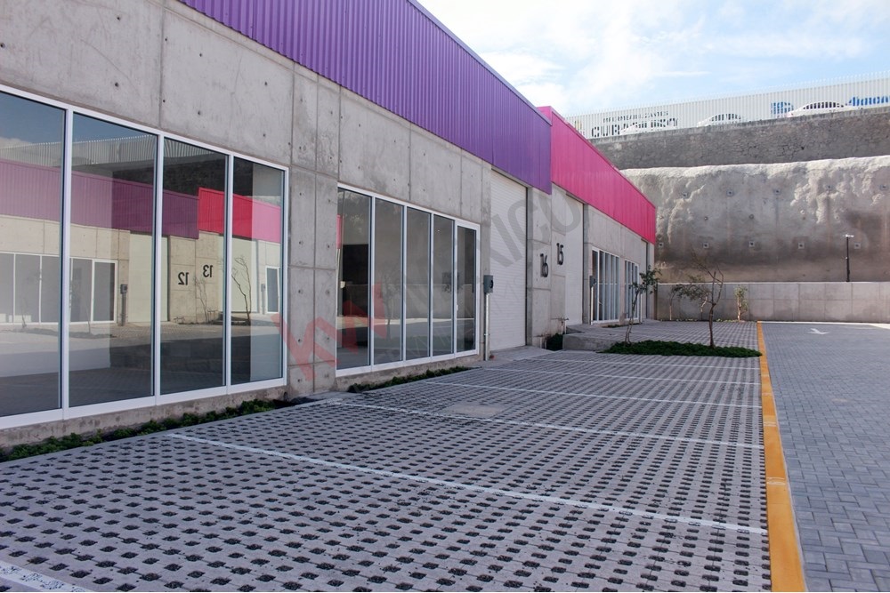 '¡Oportunidad Única! Venta de Bodegas Industriales en El Marqués'