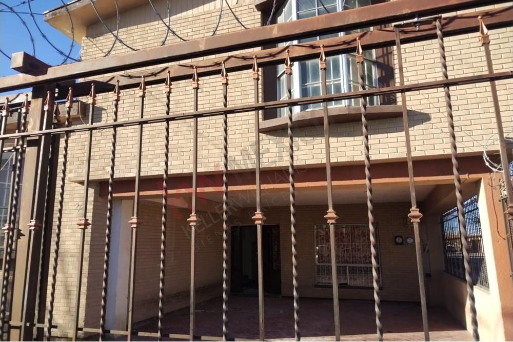 SE RENTA CASA MUY AMPLIA EN ZONA CENTRICA