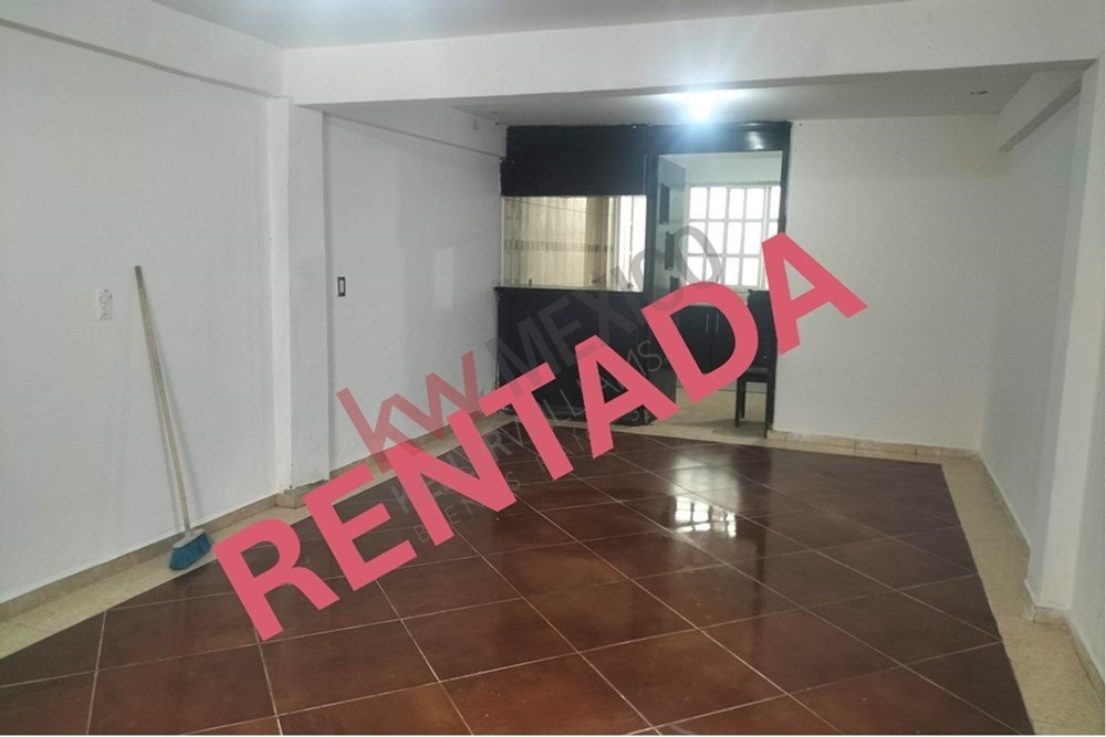 Se renta casa en la Colonia Moctezuma