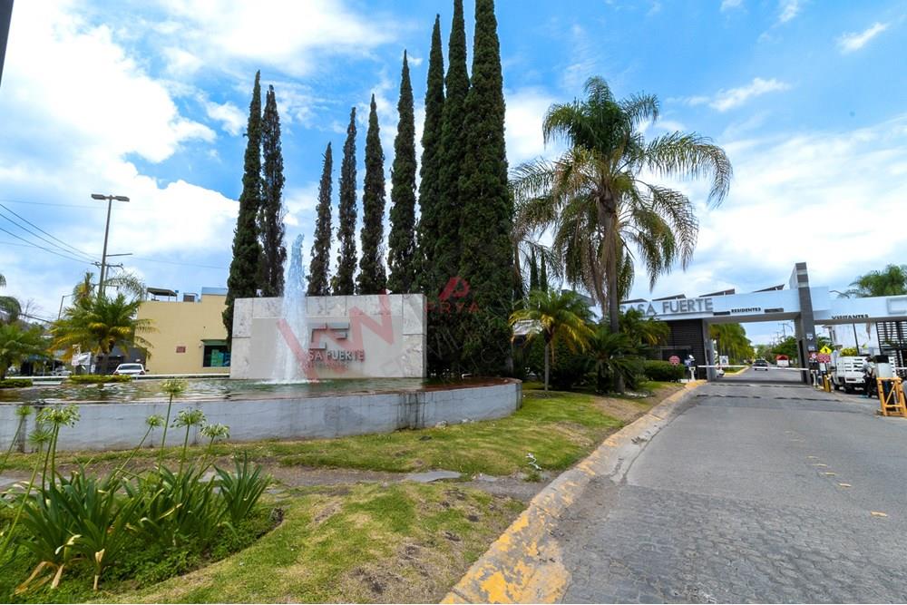 Casa en Venta en Casa Fuerte, Tlajomulco de Zuñiga, Jalisco.