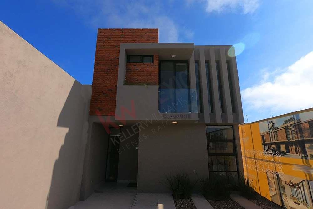 CASAS EN VENTA EN CON RECAMARA EN PLANTA BAJA ZONA RESIDENCIAL EXCLUSIVA EN QUERÉTARO