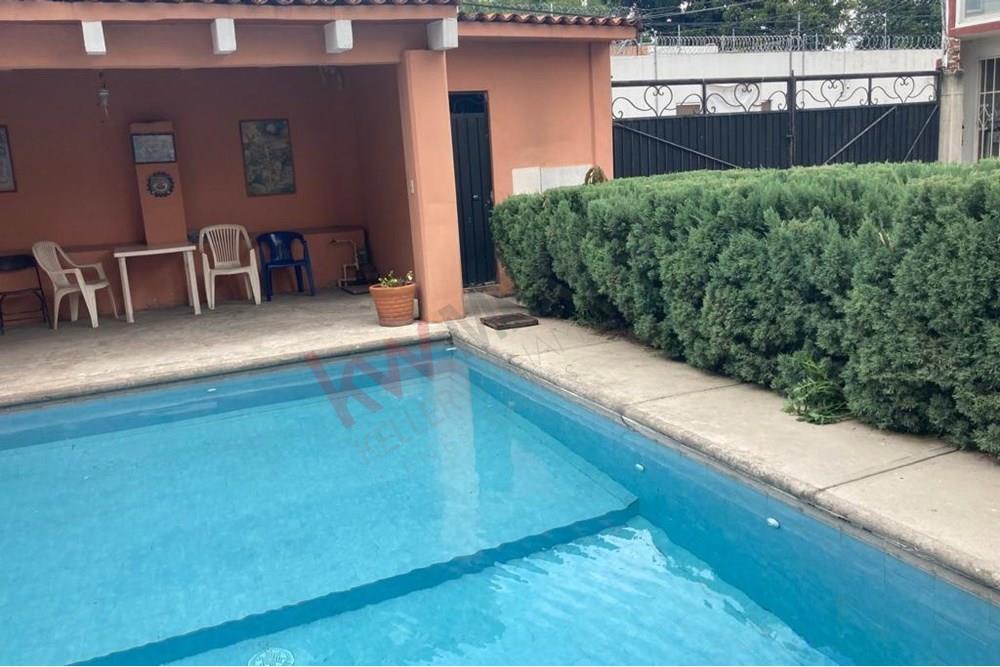 OPORTUNIDAD! Casa a la VENTA en el Centro de CUAUTLA,MORELOS de 3 recámaras  en privada