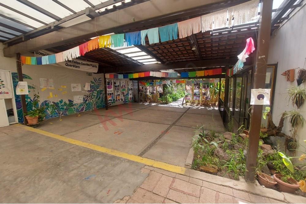 OPORTUNIDAD DE INVERSION, PROPIEDAD CON USO DE SUELO MIXTO EN VENTA