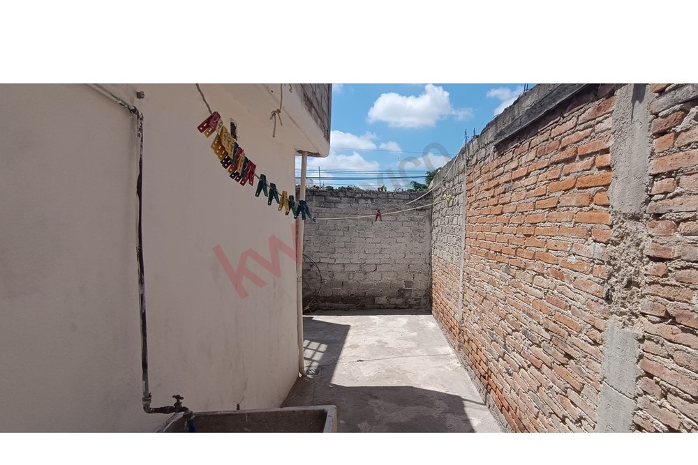 CASA EN VENTA FRACC. INSURGENTES