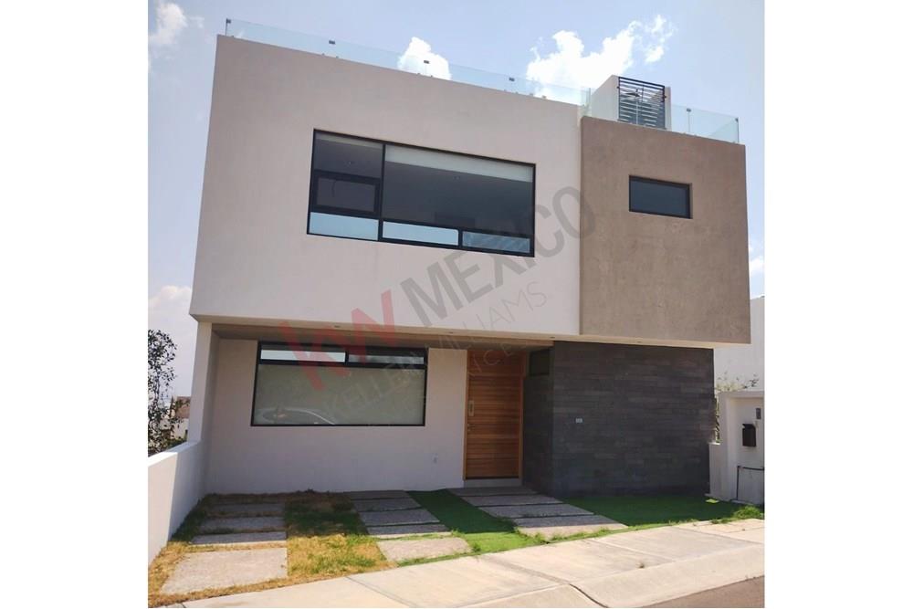 CASA EN VENTA ACACIA ZIBATA ROOF GARDEN CON VISTA AL CAMPO DE GOLF