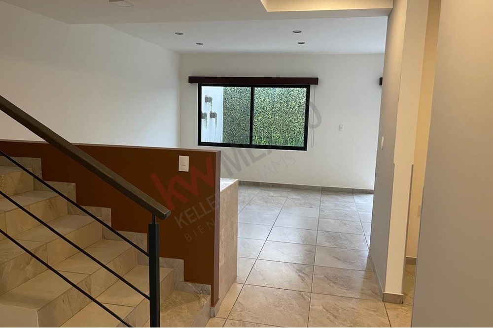 'Propiedad Exclusiva con Espacios Modernos: Roof Garden y Cuarto de Servicio'.