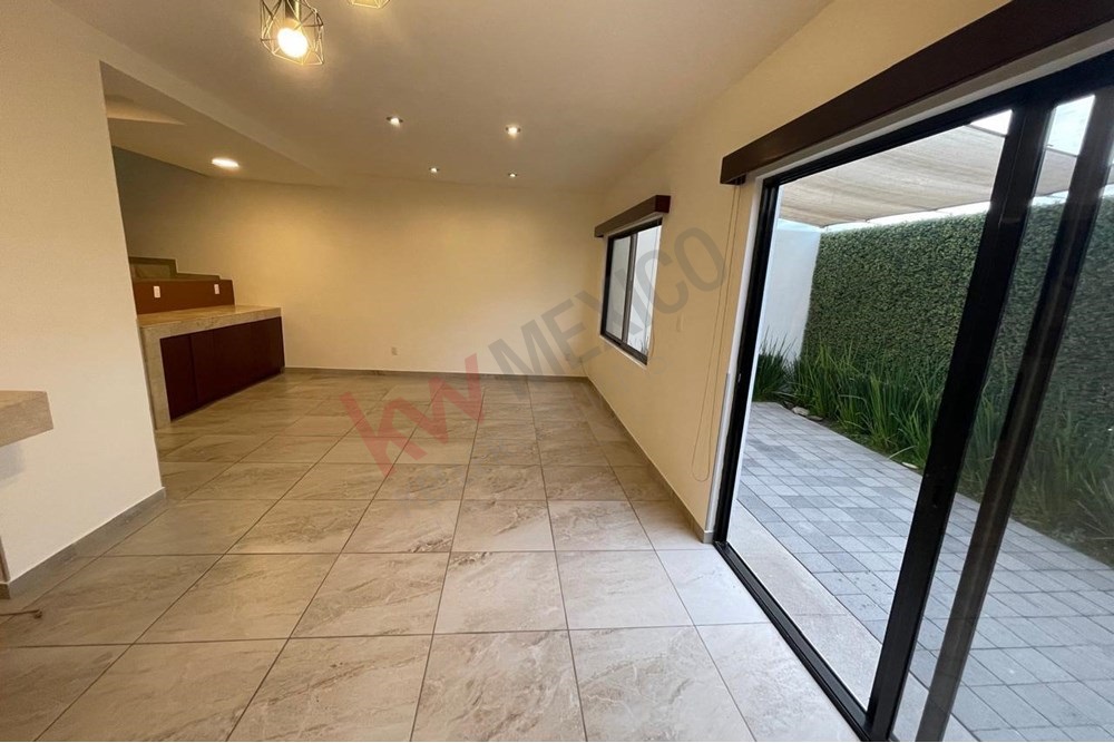 'Propiedad Exclusiva con Espacios Modernos: Roof Garden y Cuarto de Servicio'.