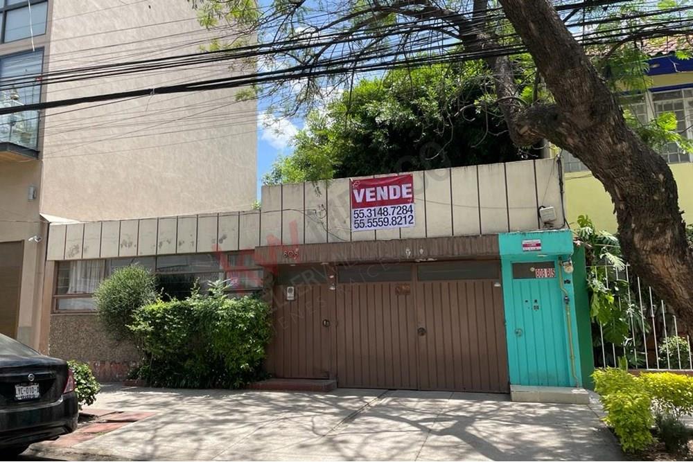 Casa Venta Narvarte para remodelar, muy céntrica con todos los servicios  cerca, a dos cuadras de