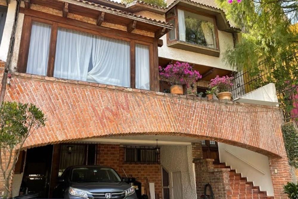 CASA EN VENTA EN CIUDAD DE MÉXICO, DENTRO DE LA PRIVADA REAL DE LAS