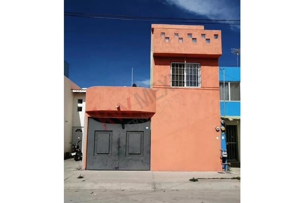 Amplia Casa en VENTA en FRACC. Hacienda de Los Morales, SOLEDAD DE