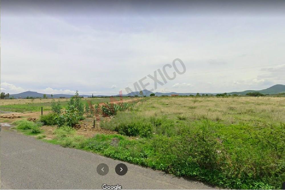 ATENCION INVERSIONISTAS... TERRENO PARA NEGOCIO A PIE DE CARRETERA