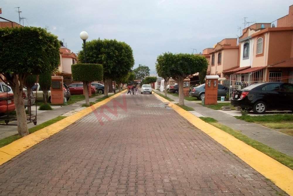 CASA SOLA EN UNIDAD HABITACIONAL, 20 JAZMINES San Buenaventura Ixtapaluca  San Buenaventura - Tu Casa Mi Casa