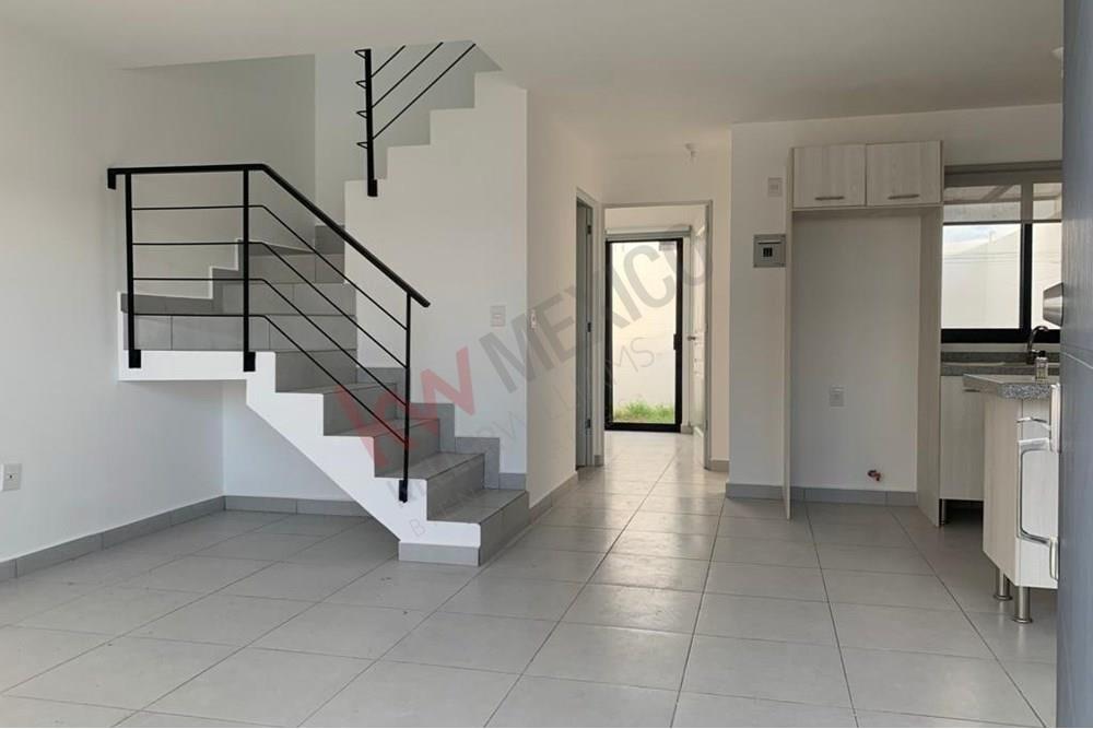 ?✨ ¡Renta casa en Zakia, Querétaro con habitación en PB! ✨?