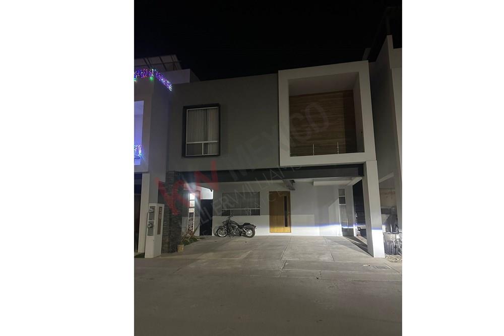 CASA EN RENTA FRACCIONAMIENTO ACENTO RESIDENCIAL CON PANELES SOLARES Y ALBERCA