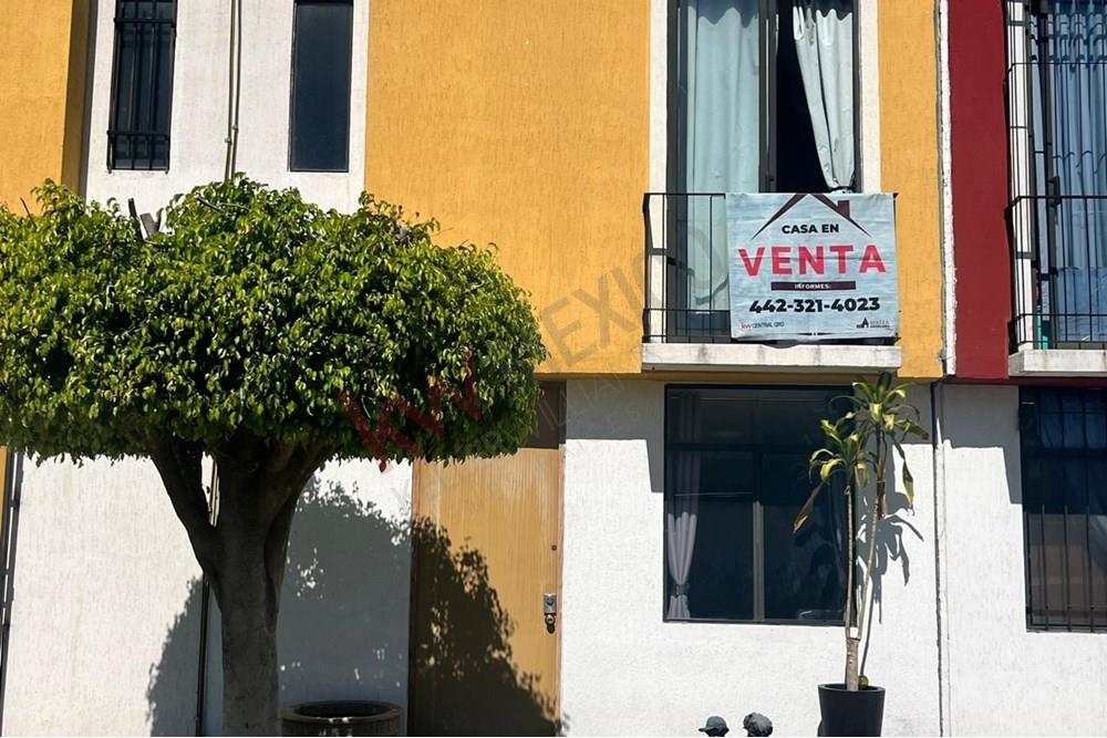 SE VENDE CASA EN FRACCIONAMIENTO PRIVADO PASEOS DEL PEDREGAL, QUERÉTARO, FRENTE ALTOZANO