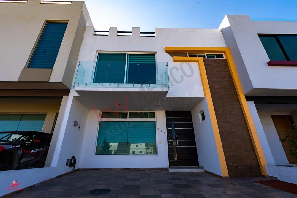 Casa en Renta en coto Alamos, Secc. Bosques Valle Imperial Zapopan.