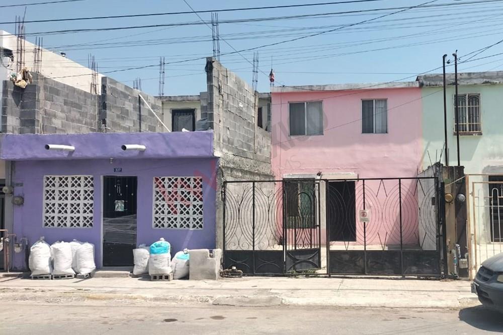 VENTA CASA EN FRESNOS IX SECTOR EN APODACA LIMITES CON SAN NICOLAS