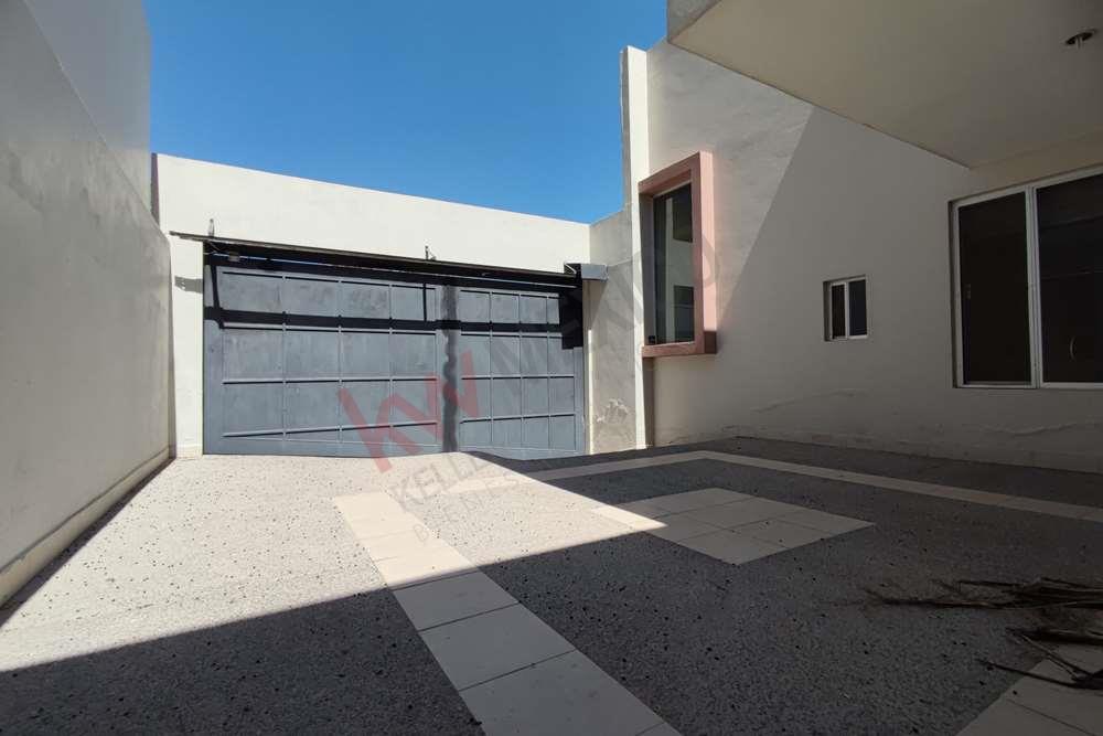 Casa En Renta En Lomas Del Tecnológico A Unos Pasos De Plaza San Luis 1800000 San Luis Potosí 8380