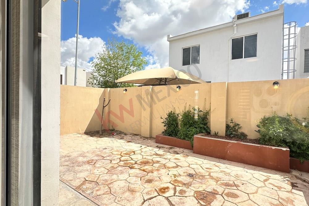 RENTA DE CASA EN BRESCIA EQUIPADA EN ESQUINA Y FRENTE A PARQUE, EN CIUDAD JUAREZ CHIHUAHUA, OPCION IDEAL SI QUIERES ACCESOS A FRANCISCO VILLARREAL TORRES Y/O 4 SIGLOS
