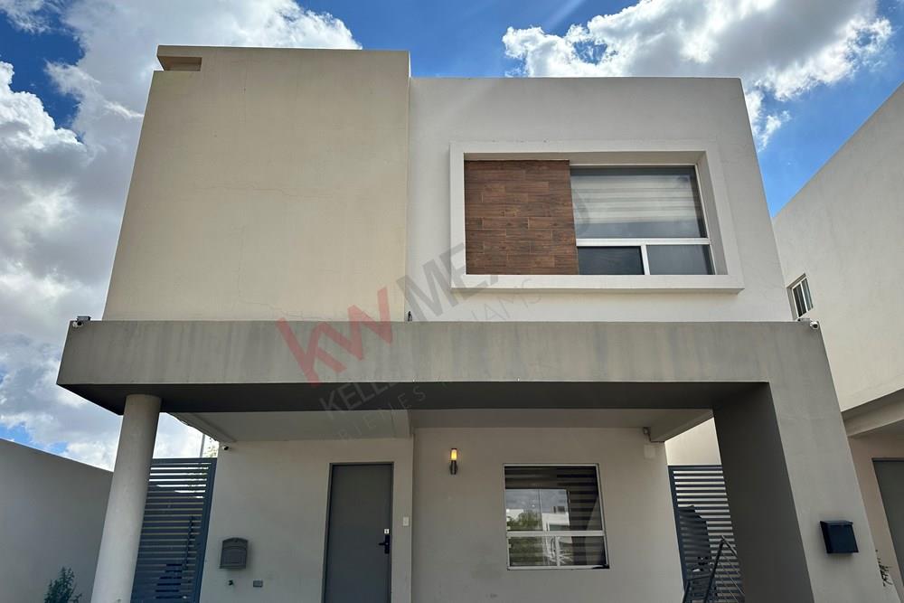 RENTA DE CASA EN BRESCIA EQUIPADA EN ESQUINA Y FRENTE A PARQUE, EN CIUDAD JUAREZ CHIHUAHUA, OPCION IDEAL SI QUIERES ACCESOS A FRANCISCO VILLARREAL TORRES Y/O 4 SIGLOS
