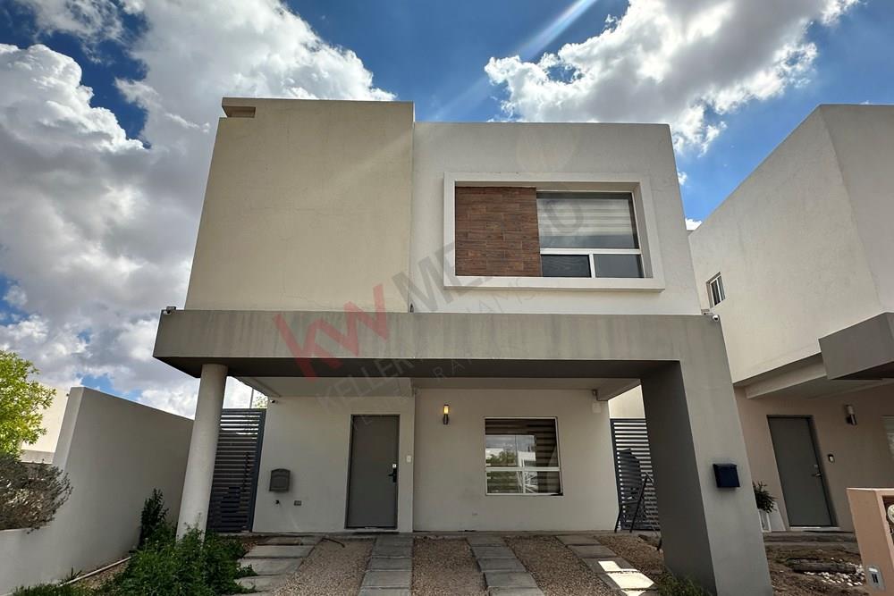 RENTA DE CASA EN BRESCIA EQUIPADA EN ESQUINA Y FRENTE A PARQUE, EN CIUDAD JUAREZ CHIHUAHUA, OPCION IDEAL SI QUIERES ACCESOS A FRANCISCO VILLARREAL TORRES Y/O 4 SIGLOS