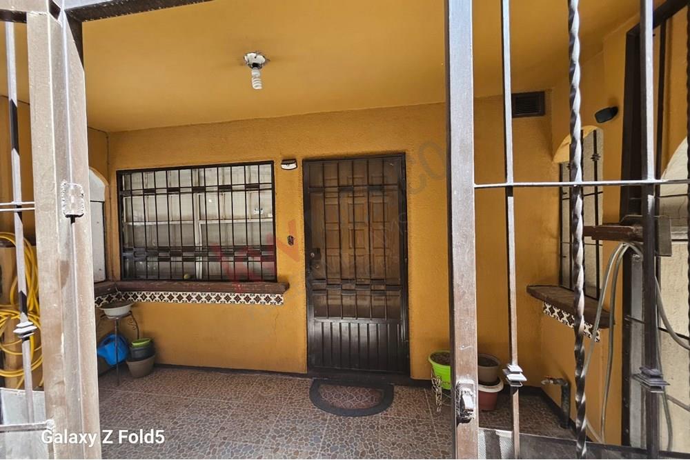 Encantador Departamento de 2 Recámaras con Estancia y Estacionamiento