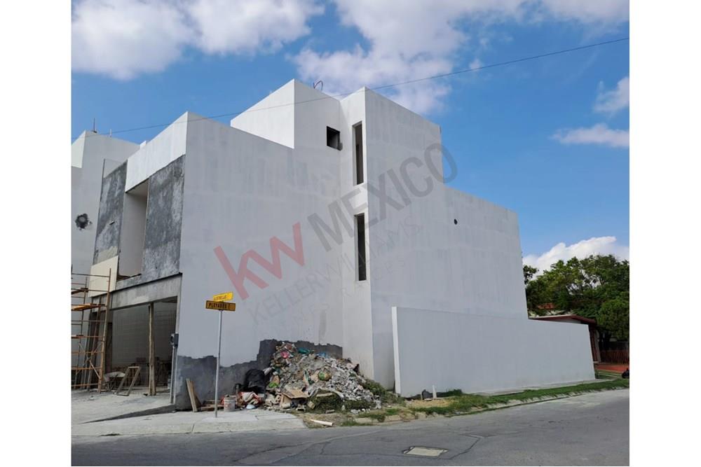 Casa venta Contry en esquina frente al parque, Estrena casa en Contry con vista hacia el parque y el Cerro de la Silla, Casa con 2 Terrazas con vista panòramica en El roof toop