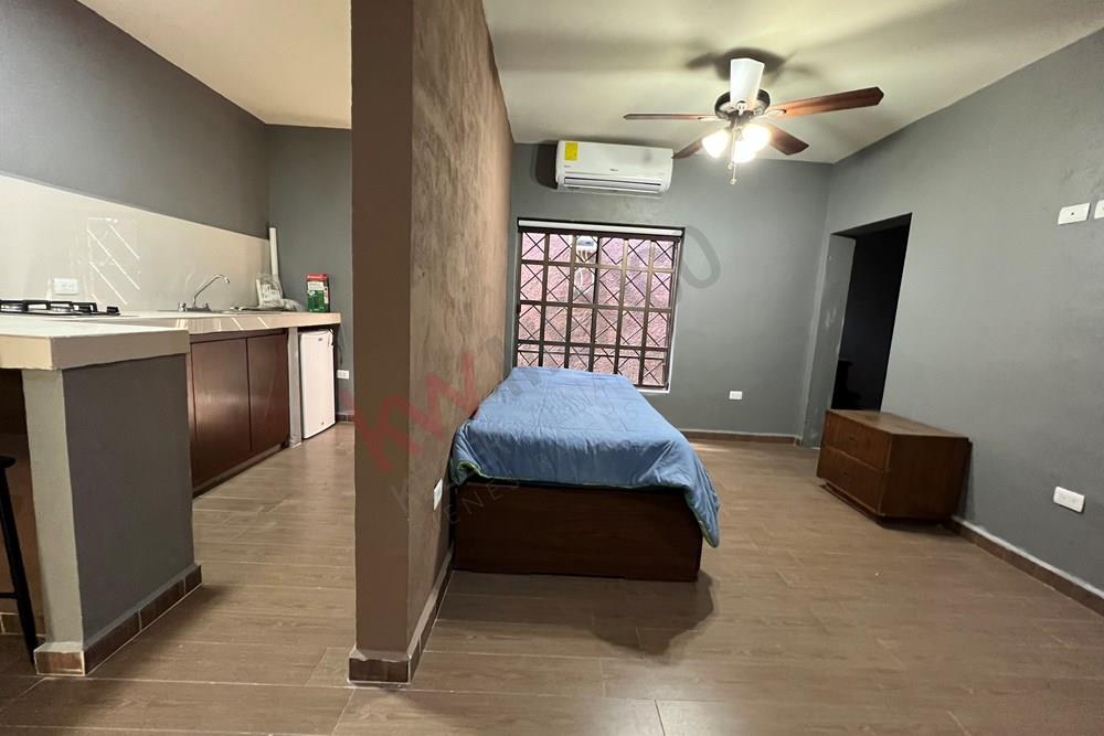 Departamento Ejecutivo en Renta Colonia La Silla