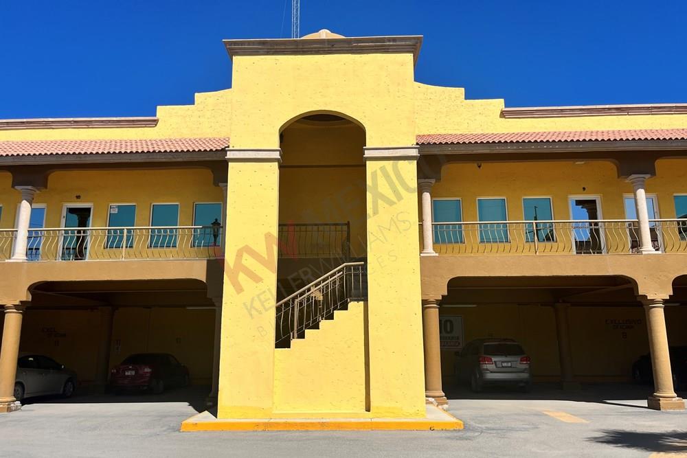 Local / oficina  66m2 Manuel Gómez Morín