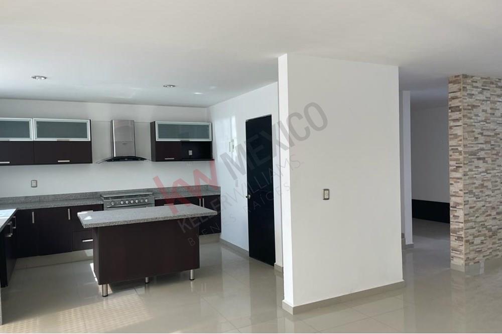 Casa en renta en Hacienda Juriquilla Santa Fé con Roof Garden
