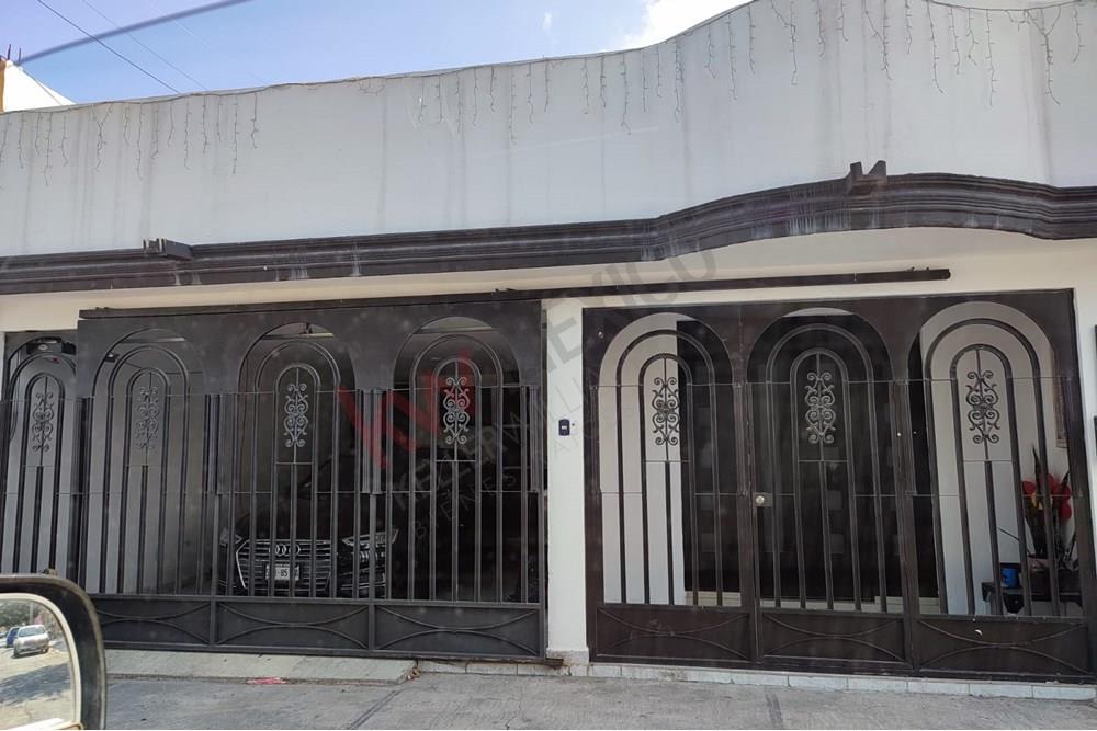 'Conveniente casa cerca de la UANL en Las Puentes'Residencial Las puentes