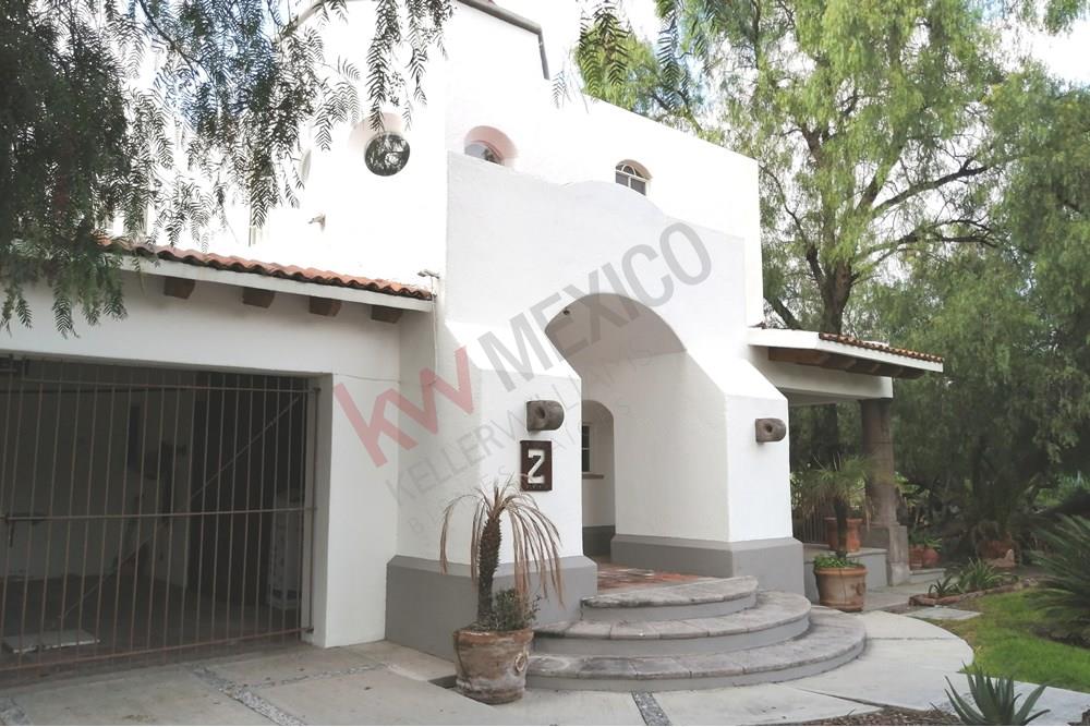Bonita casa en venta con estilo campestre en Balvanera Polo Club, Corregidora, Querétaro