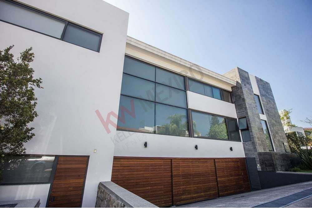 Casa Moderna en Venta en Residencial Vistas del Sol, Zapopan Jalisco