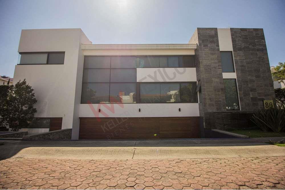 Casa Moderna en Venta en Residencial Vistas del Sol, Zapopan Jalisco