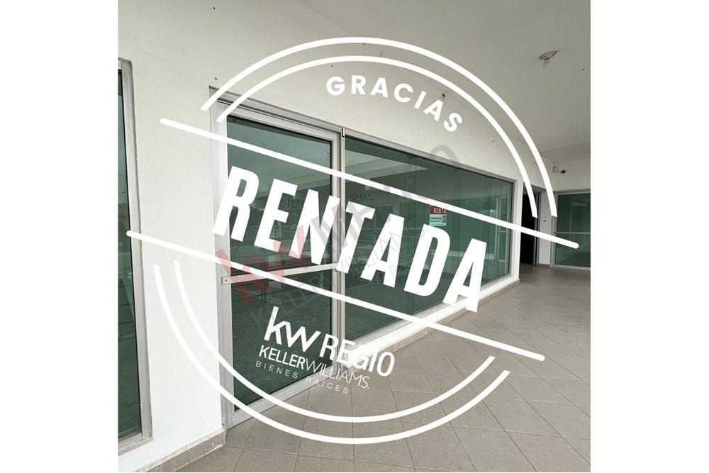 RENTA DE LOCAL L EN PLANTA ALTA EN PLAZA COMERCIAL INGLATERRA 208 EN GUADALUPE