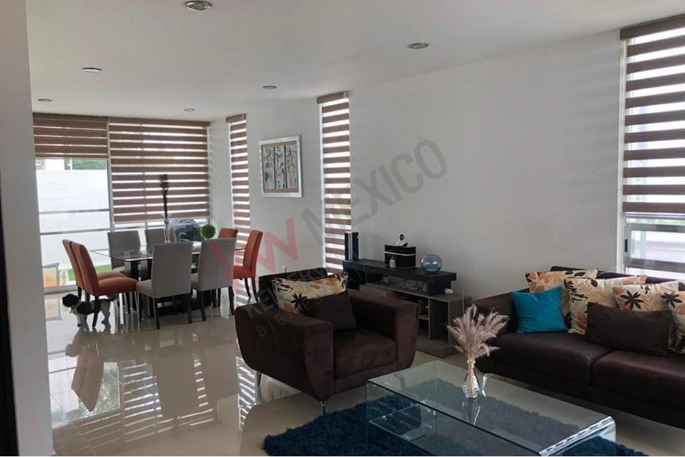Casa en renta en Juriquilla, con alberca y vigilancia, Hacienda Santa Fé