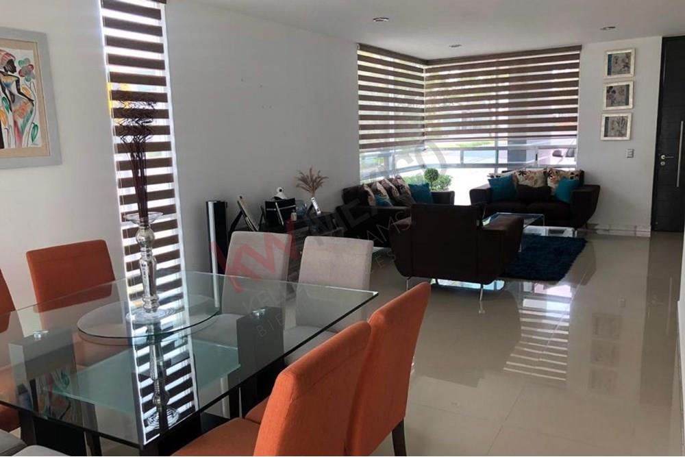 Casa en renta en Juriquilla, con alberca y vigilancia, Hacienda Santa Fé