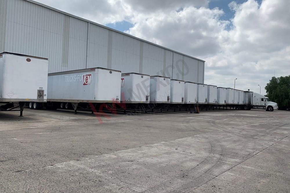 TERRENO ESCRITURADO CON USO DE SUELO COMERCIAL, INDUSTRIAL Y SERVICIOS, CON PISO DE CONCRETO Y BARDA PERIMETRAL A 150 m DE AVE 5 DE FEBRERO, QUERÉTARO