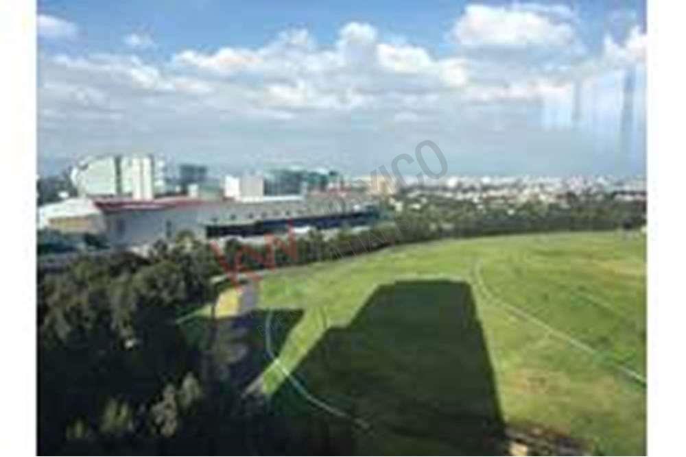 Oficina en renta, sobre Av. Santa Fe, CDMX.