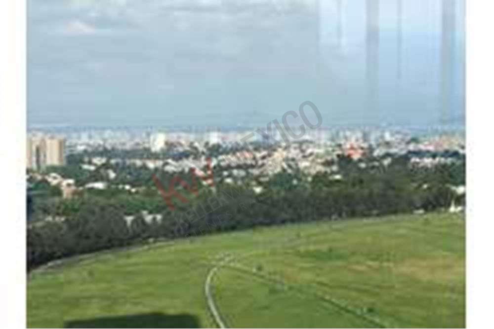 Oficina en renta, sobre Av. Santa Fe, CDMX.