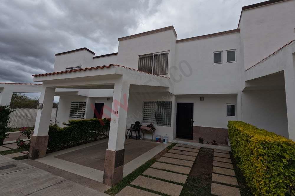 Casa AMUEBLADA en renta en privada “San Agustin” cerca de TERAN