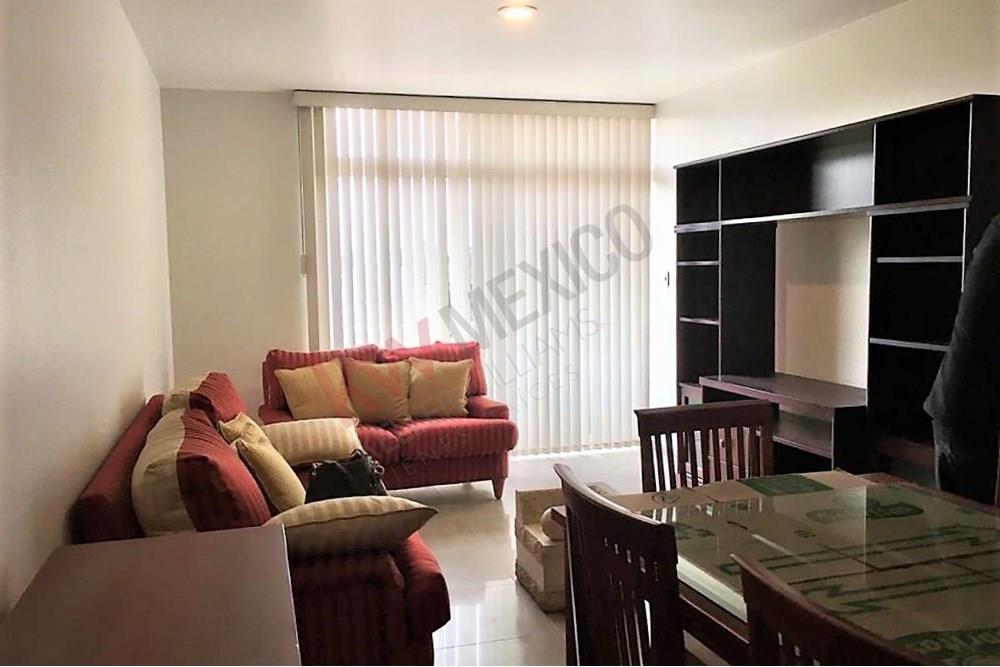 Departamento en renta, Amueblado, 2 estacionamientos, Balcón y roof garden privado