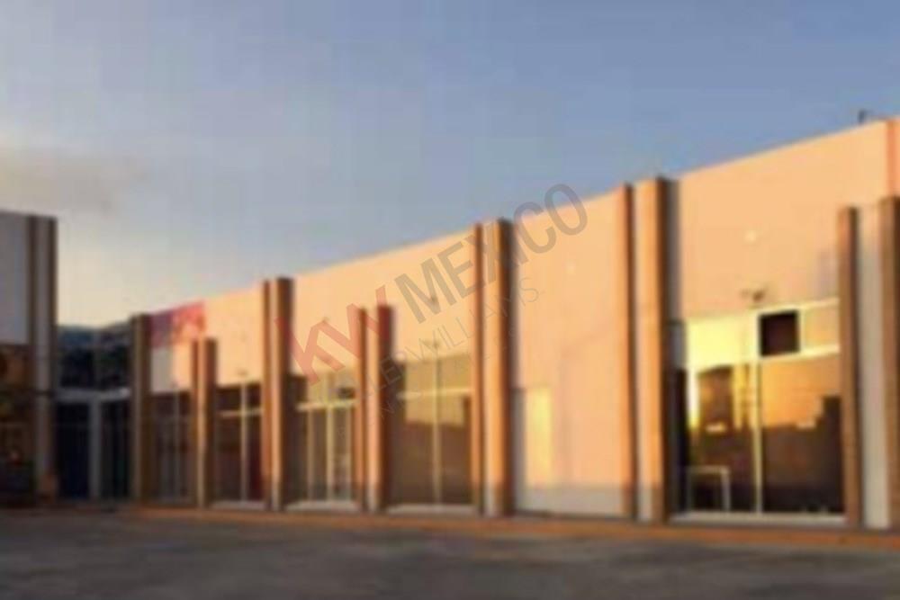 Plaza Comercial en venta, ideal para inversión, en Ciudad del Sol, Querétaro