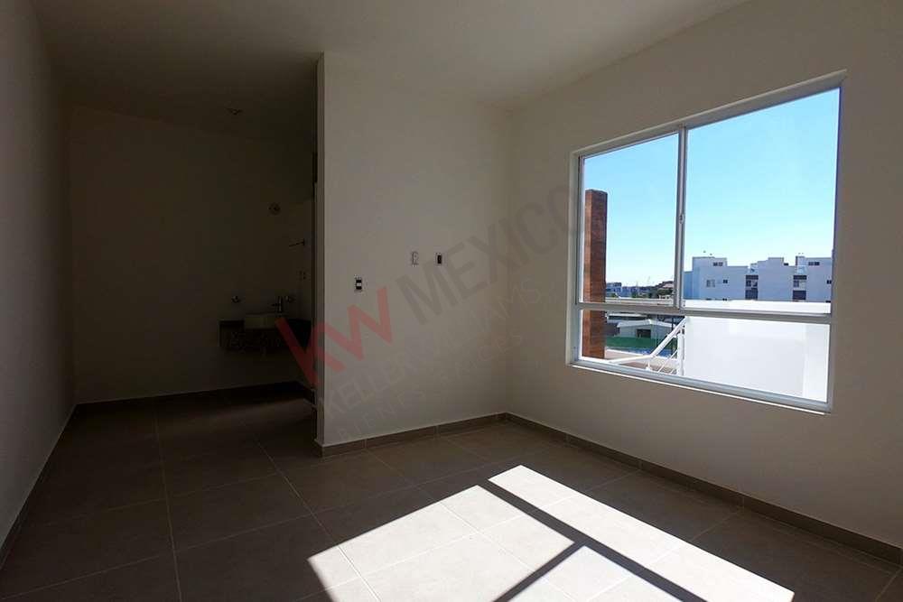 LUJOSO DEPARTAMENTO DE DOS HABITACIONES CON ROOF GARDEN DENTRO DE CONDOMINIO CERRADO EN ZONA DORADA DE QUERETARO