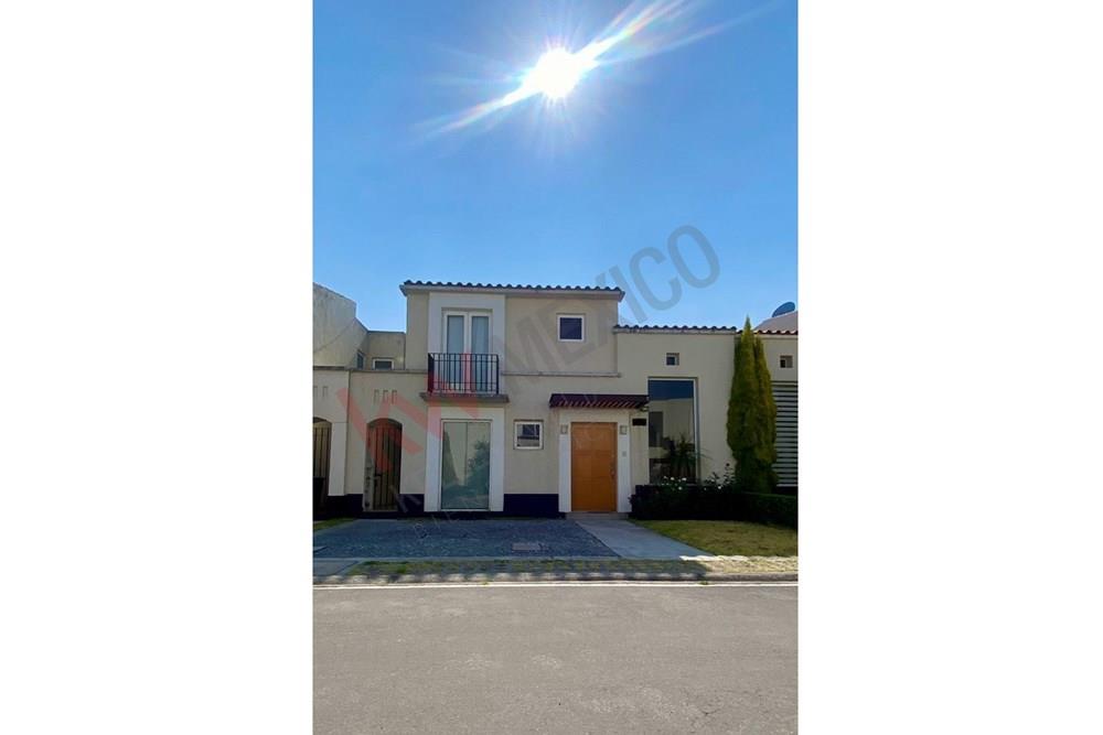Casa en renta en el castaño 2, Metepec, Edo Mex. incluye mantenimiento